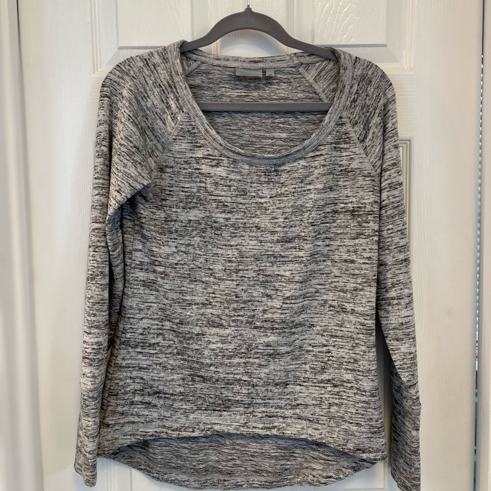 Athleta long sleeve shirt gray heather Size XS
